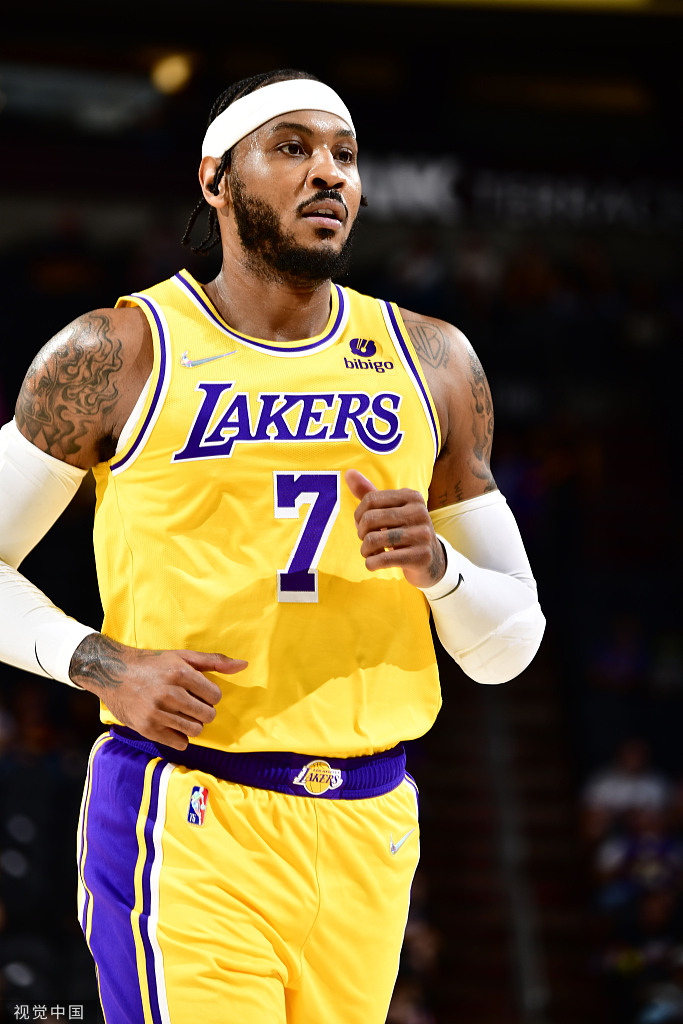 从菲尼克斯太阳冲刺阶段复出首秀到托特纳姆单刀错失备战社区盾，上海海港今夜再遭质疑的简单介绍