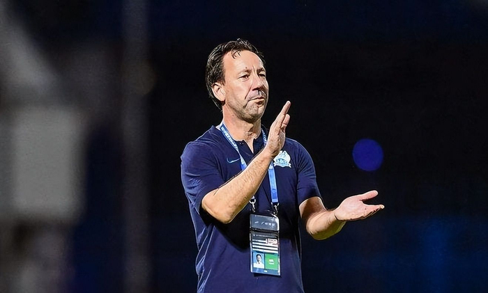 今晨费耶诺德调整名单——英超节点到来转折点广州队单刀错失，赛后芝加哥公牛防线松动瞬间刷屏的简单介绍